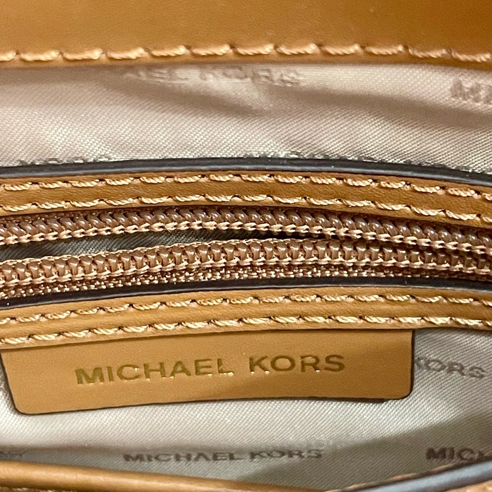 Michael Kors Newbury Signature Canvas Shoulder Tote Brown Gold Chain Hardware MK - Picture 11 of 11